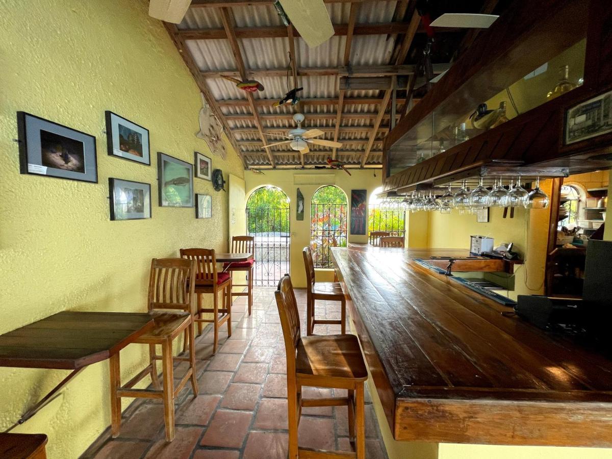 Osprey Beach Hotel Cockburn Town Extérieur photo
