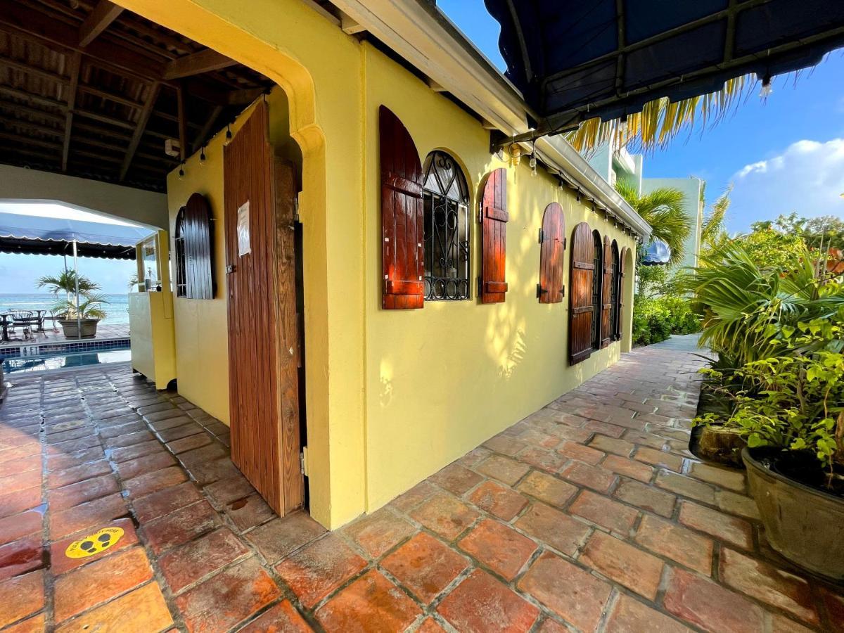 Osprey Beach Hotel Cockburn Town Extérieur photo